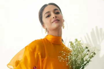 அப்படி நடிக்க மாட்டேன் என சொன்ன கீர்த்தி சுரேஷா இப்படி! ரசிகர்களுக்கு ஷாக் கொடுத்த போட்டோ