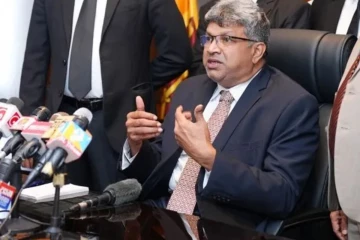 ஊழல்வாதிகளை தண்டிப்பது நீதித்துறைக்கு அச்சுறுத்தல் அல்ல! ஹர்ஷன ஆவேசம்