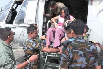 நுவரெலியா - கொத்மலை பகுதிகளில் மீட்பு பணியில் இந்திய விமானப்படை