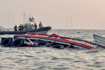 அதிகாலையில் நிகழ்ந்த துயரம்: புலம்பெயர்ந்தோர் படகு கவிழ்ந்ததில் சிறுவர்கள் உட்பட 7 பேர் பலி