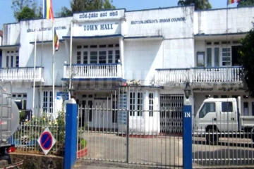 ஹட்டன் நகரசபை கூட்டத்தில் பதற்ற நிலை - அதிரடியாக வெளியேறிய 9 உறுப்பினர்கள்