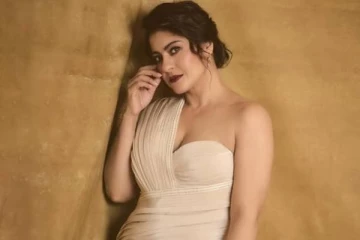 51 வயதில் செம ஹாட் போட்டோ ஷுட் நடத்திய பாலிவுட் நடிகை கஜோல்