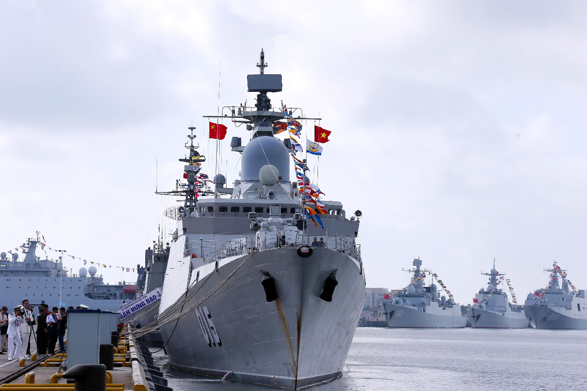 ஹோர்முஸுக்கு போர்க்கப்பல்களை அனுப்புங்கள்! ட்ரம்பிற்கு அதிரடி பதிலளித்த சர்வதேசங்கள் | Trump Demands Others Help Strait Of Hormuz