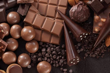 வீடொன்றில் பதுக்கப்பட்டிருந்த 50 இலட்சம் ரூபா பெறுமதியான சொக்லேட்