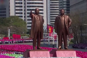 வடகொரியா நிறுவனரின் 110வது பிறந்தநாள் கோலாகலமாக கொண்டாடப்பட்டது