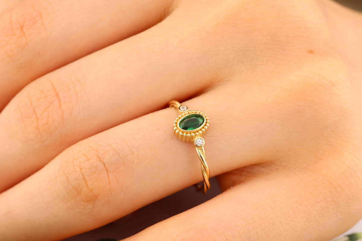 இந்த ஒரே ஒரு கல் உங்கள் தலை எழுத்தையே மாற்றுமாம்.. என்ன தெரியுமா? | Top 5 Benefits Of Wearing Emerald Stone