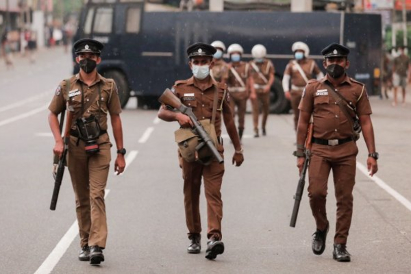 யாழில் பெண்ணிடம் தங்க சங்கிலி அபகரிப்பு | Gold Chain Stolen From Woman In Jaffna