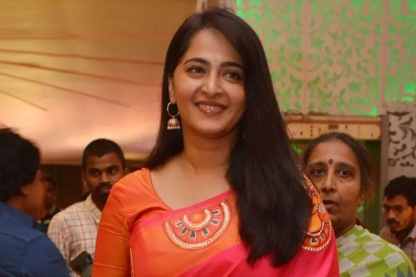 ரசிகர்களுக்கு வருத்ததை கொடுத்த நடிகை அனுஷ்கா ஷெட்டி.. என்ன இப்படி பண்ணிட்டாரு | Anushka Shetty Out From Social Media