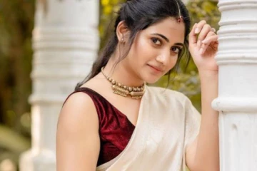 கிறிஸ்துமஸ் ஸ்பெஷலாக லொஸ்லியா வெளியிட்ட அழகிய புகைப்படங்கள்! குவியும் லைக்..