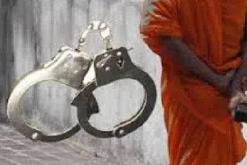 க.பொ.த உயர்தரப் பரீட்சை மண்டபத்தில் சிக்கிய பிக்கு