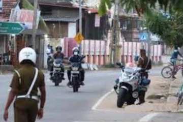 சீருடையுடன் செருப்பு அணிந்து கடமையாற்றிய பொலிஸ் சார்ஜன்ட்க்கு நேர்ந்த கதி!