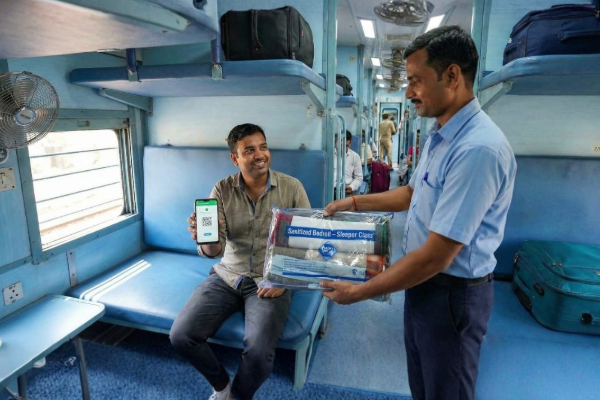 இனி ரயிலில் ஸ்லீப்பர் பயணிகளுக்கும் தலையணை, போர்வை - கட்டணம் எவ்வளவு தெரியுமா? | Non Ac Train Passengers To Get Pillow Bedsheet இனி ரயிலில் ஸ்லீப்பர் பயணிகளுக்கும் தலையணை, போர்வை - கட்டணம் எவ்வளவு தெரியுமா? | Non Ac Train Passengers To Get Pillow Bedsheet