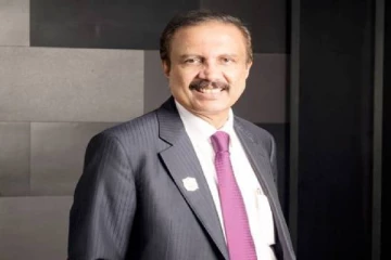 பேராசிரியராகப் பணியைத் தொடங்கியவர்... இன்று ரூ 23022 கோடி நிறுவனத்தின் உரிமையாளர்