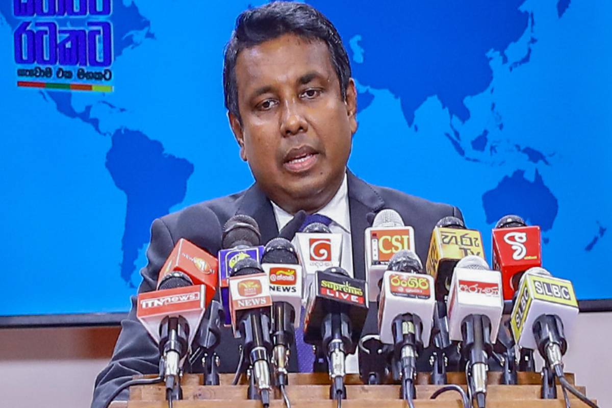 தேவையற்ற சூழ்நிலைக்குள் சிக்கியிருக்கும் நாமல்! எதிர்காலம் குறித்து வெளியான தகவல் | Namal Rajapaksa Remanded தேவையற்ற சூழ்நிலைக்குள் சிக்கியிருக்கும் நாமல்! எதிர்காலம் குறித்து வெளியான தகவல் | Namal Rajapaksa Remanded
