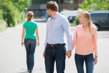 மற்ற பெண்களை பார்த்த காலதன்: கடும் கோபத்தில் காதலி செய்த கொடுஞ்செயல்!