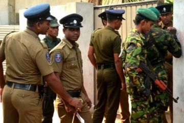 பெண்ணொருவரை கத்தியால் குத்திய முன்னாள் இராணுவச்சிப்பாய் கைது