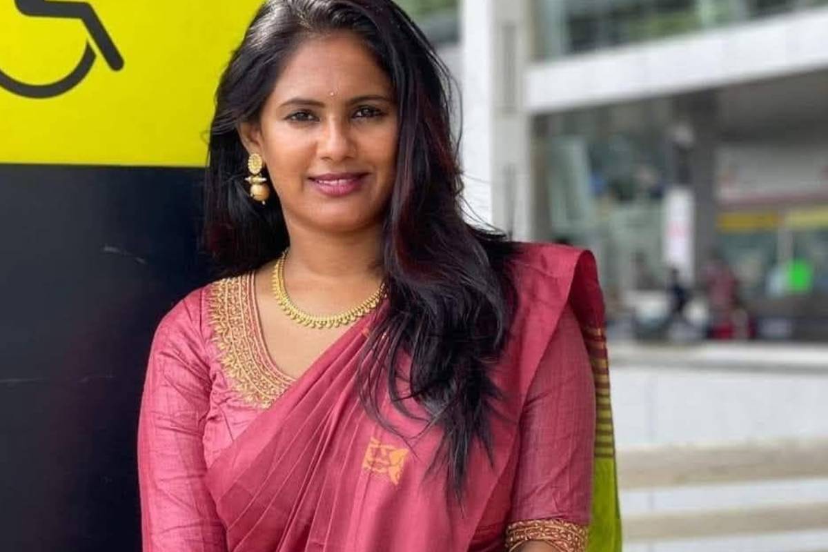 எனக்கு எத்தனை புருஷன் இருந்தா என்ன..100வதா நீ வரியா!! நடிகை ரேகா நாயர் ஆவேச பேச்சு.. | Rekha Nair Gives Strong Reply To An Obscene Comts எனக்கு எத்தனை புருஷன் இருந்தா என்ன..100வதா நீ வரியா!! நடிகை ரேகா நாயர் ஆவேச பேச்சு.. | Rekha Nair Gives Strong Reply To An Obscene Comts
