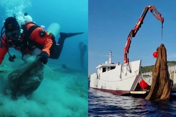 கடலில் கிடந்த 23.5 டன் பிளாஸ்டிக் கழிவுகள் அகற்றம்