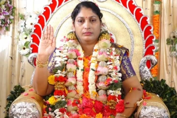 யார் இந்த ஆதிபராசக்தி அம்மா என்ற அன்னபூரணி? போலி சாமியாரா..!