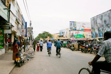 யாழில் 5 கிலோ கோதுமைக்காக நடுவீதியில்  அடிவாங்கிய கூலித் தொழிலாளி!