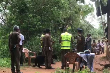 ஒரு தலைக் காதலால் கொல்லப்பட்ட இளம் குடும்பப் பெண்: தீவிர நடவடிக்கையில் பொலிஸார் (photos)