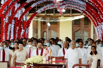 சிங்கள மக்களுக்கு அஞ்சி மறைவிடங்களில் பதுங்கியுள்ள தென்னிலங்கை அமைச்சர்கள்