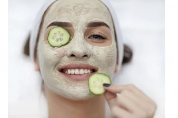 ஒரே இரவில் உங்கள் முகம் ஜொலிக்க வேண்டுமா? அப்போ தூங்கும் முன் இதை செய்யுங்க போதும்!