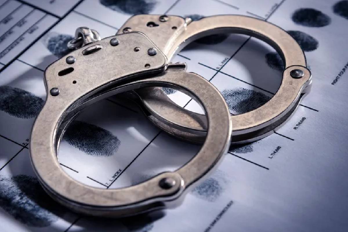 சிறையில் உள்ள சகோதரருக்கு உணவில் போதைப்பொருள் ; இருவர் அதிரடியாக கைது | Two Arrested For Drugging Brother In Prison சிறையில் உள்ள சகோதரருக்கு உணவில் போதைப்பொருள் ; இருவர் அதிரடியாக கைது | Two Arrested For Drugging Brother In Prison