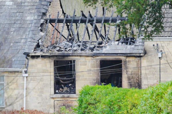 கிருஸ்துமஸ் கொண்டாட்டத்தில் துயரம்; தீ விபத்தில் தாயும் இரு குழந்தைகளும் உயிரிழப்பு | Mother And Two Children Die In Boxing Day Fire