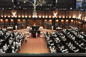 පාර්ලිමේන්තු මන්ත්‍රීවරුන්ට හදිසියේම ලක්ෂ දෙකකට ආසන්න දීමනාවක්.