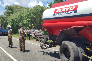 திருமலை - ஹொரவ்பொத்தான வீதியில் விபத்து: சாரதிகள் காயம்