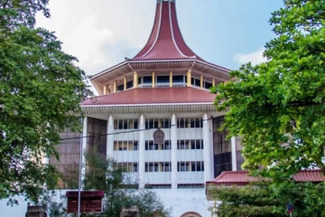 ஒட்டுமொத்த அமைச்சரவைக்கும் எதிராக உச்ச நீதிமன்றத்தில் வழக்குத் தாக்கல்