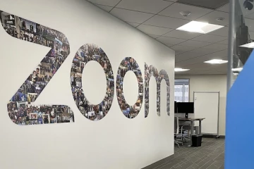 30 நிமிஷத்துல இமெயில் பாருங்க - 1300 ஊழியர்களை பணிநீக்கம் செய்து ஷாக் கொடுத்த Zoom