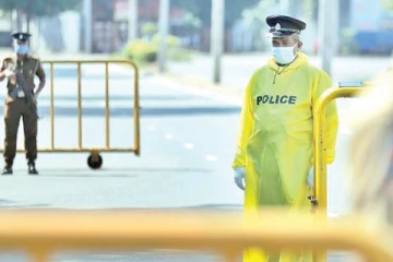 හෙට සිට රට වහන බවට ආන්දෝලනාත්මක ප්‍රකාශයක්.(VIDEO)