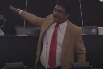 கோட்டாவின் நிர்வாகம் தொடர்பில், சபைக்கு தலைமை தாங்கிய உறுப்பினரை உதாரணம் காட்டிய எதிர்கட்சி உறுப்பினர்!