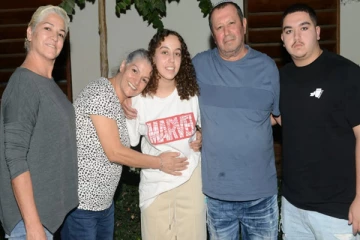 23 நாட்கள் ஹமாஸிடம் பிணைக்கைதியாக இருந்த பெண்ணை மீட்ட இஸ்ரேல் ராணுவம்: மகிழ்ச்சியில் திளைக்கும் குடும்பத்தினர்