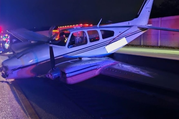 அமெரிக்காவில் விபத்துக்குள்ளான விமானம்! வெளியாகிய அதிர்ச்சி காணொளி | Plane Crashes In America Florida அமெரிக்காவில் விபத்துக்குள்ளான விமானம்! வெளியாகிய அதிர்ச்சி காணொளி | Plane Crashes In America Florida