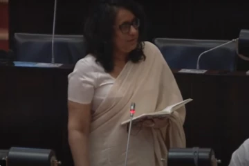 නැවතත් සියලුම රාජ්‍ය සේවකයන්ගේ වැටුප් සම්බන්ධයෙන් සුබ පණිවිඩයක් - අගමැතිනියගෙන් පොරොන්දුවක්