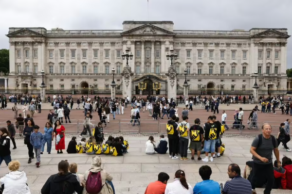 பக்கிங்காம் அரண்மனையை விற்க முயன்ற பிரித்தானிய மன்னர் | Buckingham Palace Royal King William