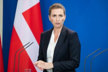 வீதியில் வைத்து டென்மார்க் பிரதமர் மீது தாக்குதல்!