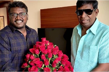 வைகைப்புயல் வடிவேலுவின் அடுத்த பிரம்மாண்டம் ! இயக்குனருடன் அவர் எடுத்துக்கொண்ட புகைப்படம்..