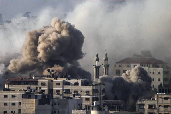 உக்கிரமடையும் இஸ்ரேல் ஹமாஸ் யுத்தம்: நாட்டை வந்தடைந்த இலங்கையர்கள் | 11 Sri Lankans Have Arrived Country From Gaza