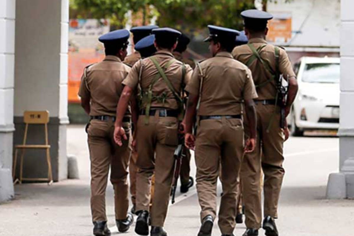உளவுத்துறை அறிக்கையின்படியே பிரமுகர்களுக்கு விசேட பாதுகாப்பு! அமைச்சர் நளிந்த ஜயதிஸ்ஸ | Special Security For Dignitaries உளவுத்துறை அறிக்கையின்படியே பிரமுகர்களுக்கு விசேட பாதுகாப்பு! அமைச்சர் நளிந்த ஜயதிஸ்ஸ | Special Security For Dignitaries