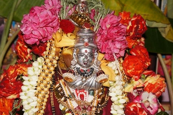 மகிழ்ச்சியான வாழ்க்கை அமைய வரலட்சுமி விரதம்; கிடைக்கும் நன்மைகள் | Benefits Of Varalakshmi Fasting