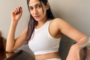 செம ஃபிட்டாக மாறி இருக்கும் லாஸ்லியாவின் ஜிம் ஒர்கவுட் புகைப்படங்கள்