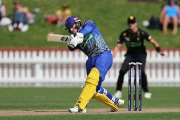 31 பந்தில் 5 சிக்ஸர்களுடன் 61 ரன் விளாசியும் வீண்: ஆல்அவுட் ஆகி தோல்வியுற்ற அணி