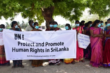 நாட்டில் பல பகுதிகளில் சிவில் சமூக செயற்பாட்டாளர்களை துன்புறுத்துவதை நிறுத்தக் கோரி கண்டன போராட்டம்(VIDEO)