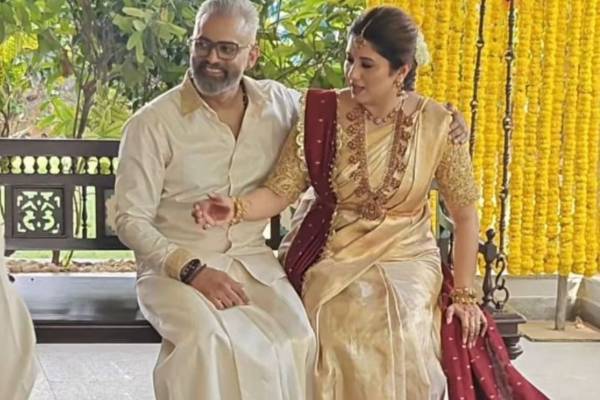 கணவர் தோளில் சாய்ந்து கண்ணீர்விட்ட பிரியங்கா தேஷ்பாண்டே... வெளியானது திருமண காணொளி! | Vj Priyanka Deshpande Marriage Video Goes Viral