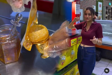 தங்கத்தால் பானிபூரி ; வைரலாகும் காணொளி!