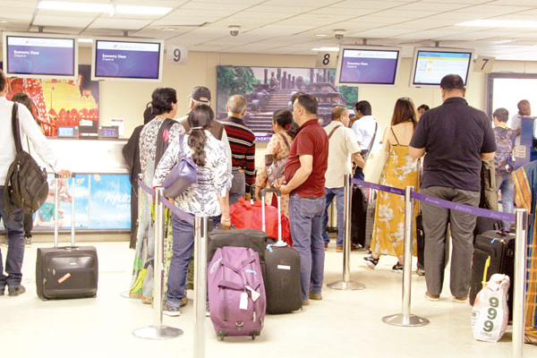 அனர்த்த நிலைமை : புலம்பெயர்ந்துள்ள இலங்கைத் தொழிலாளர்களுக்கு அரசின் உதவி | Disaster Situation Govt Srilankan Migrant Workers